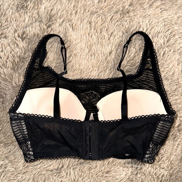 Victoria’s Secret Bra 32DD - Picture 5 of 12